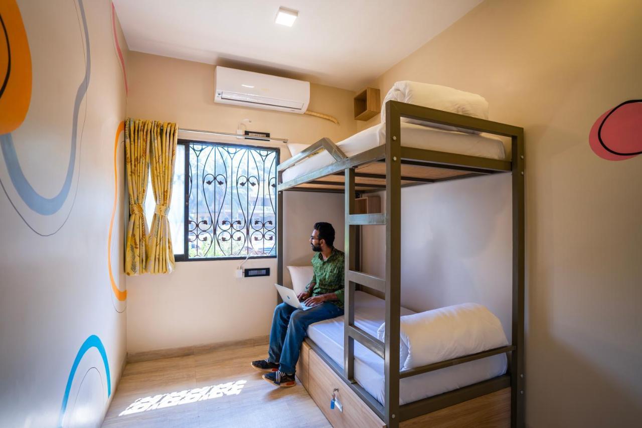 Zostel Goa, Morjim Hostel Екстериор снимка