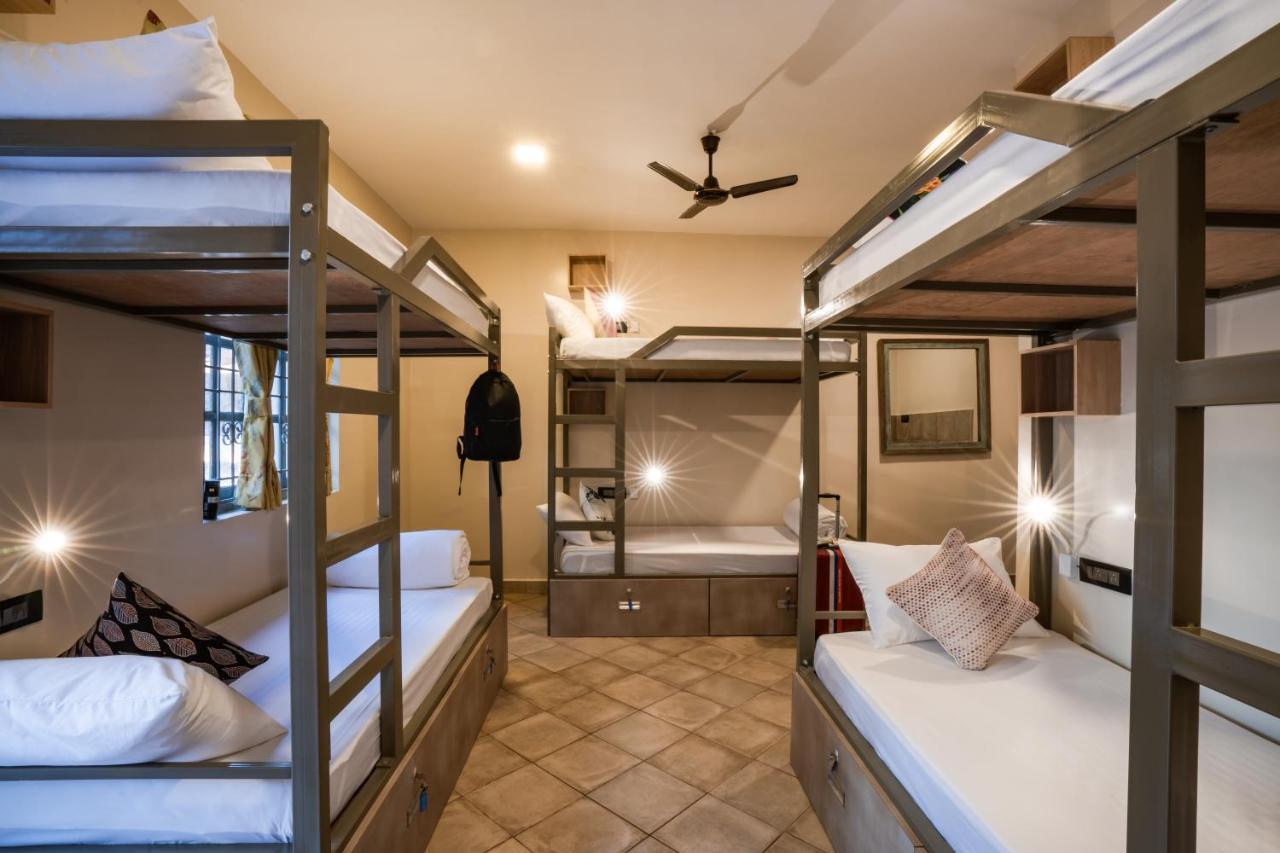 Zostel Goa, Morjim Hostel Екстериор снимка
