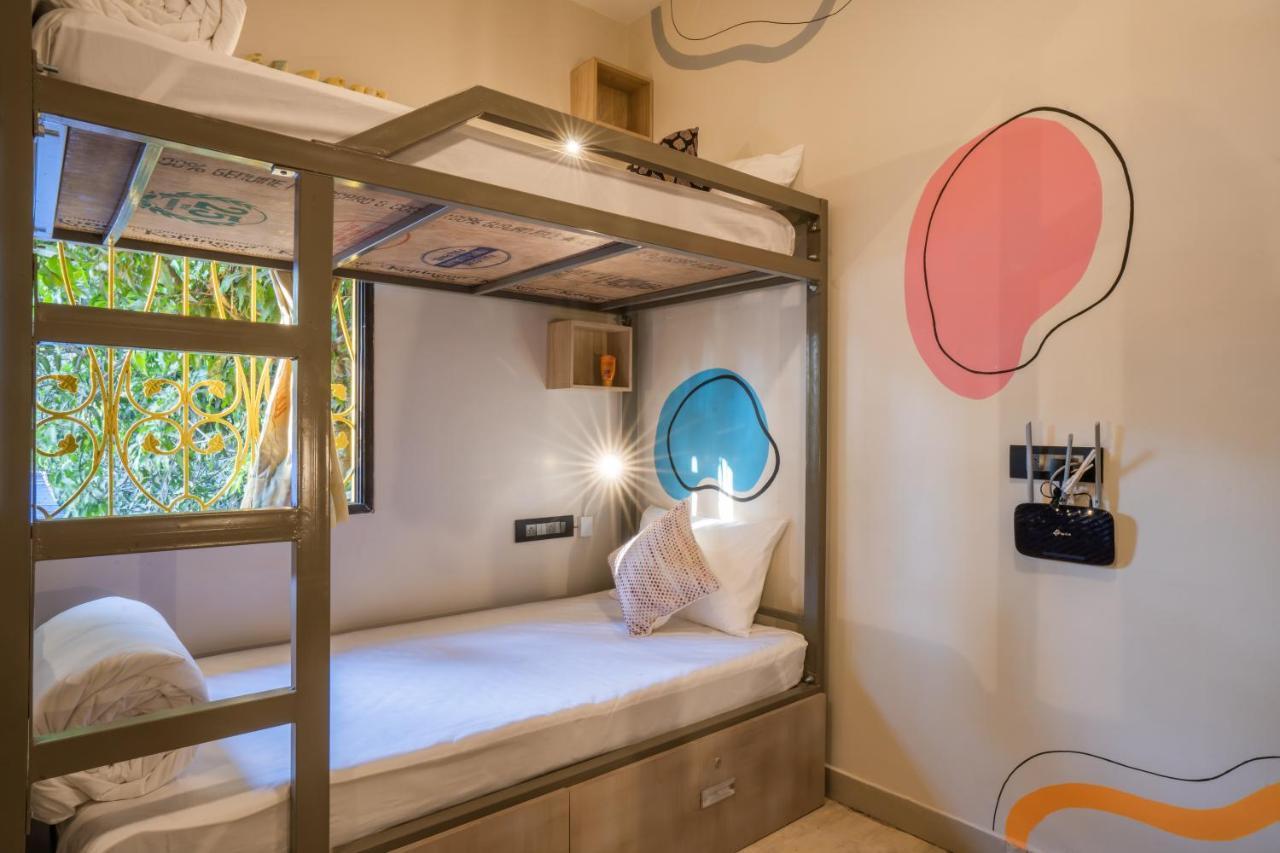 Zostel Goa, Morjim Hostel Екстериор снимка