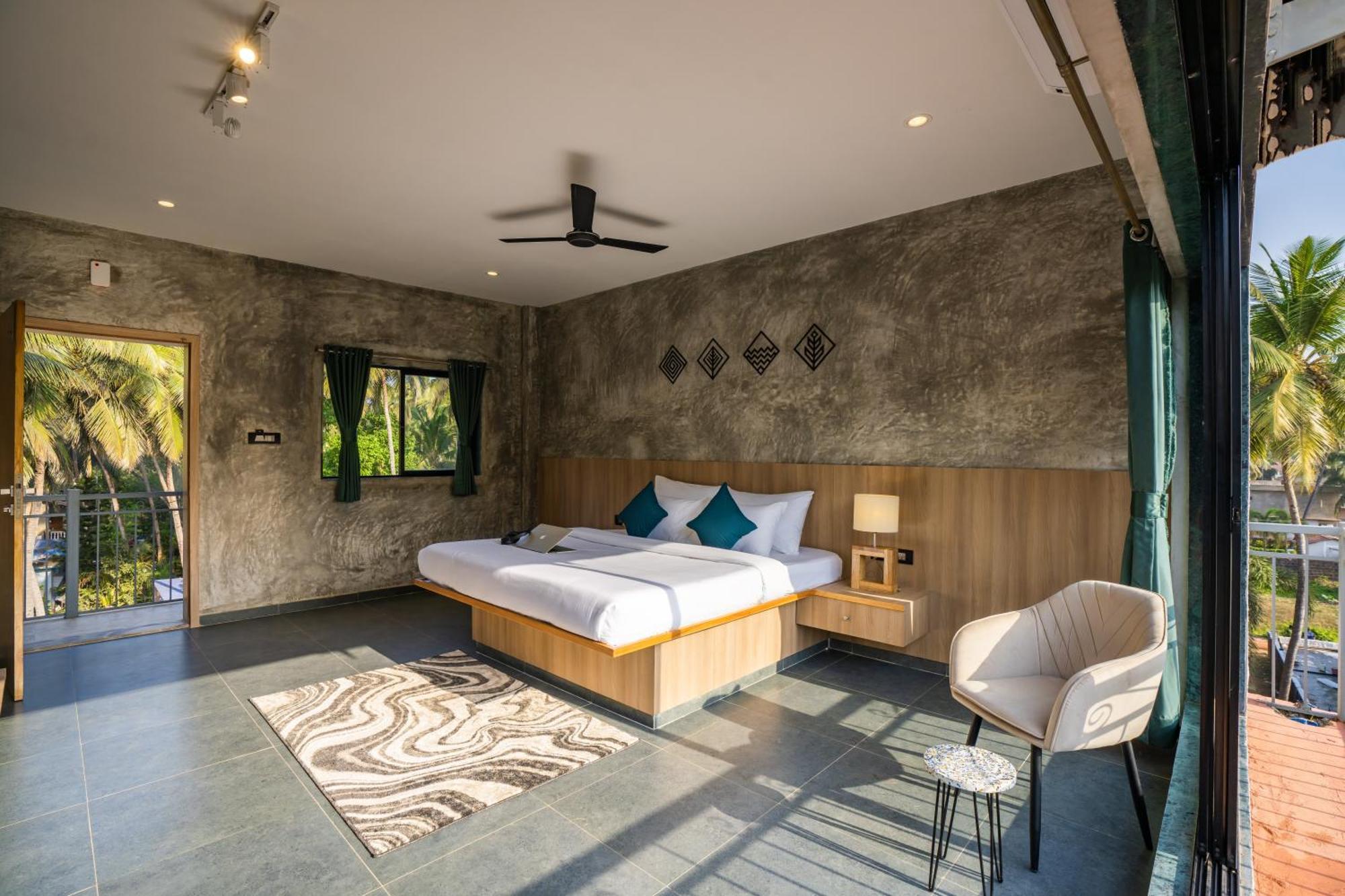 Zostel Goa, Morjim Hostel Екстериор снимка